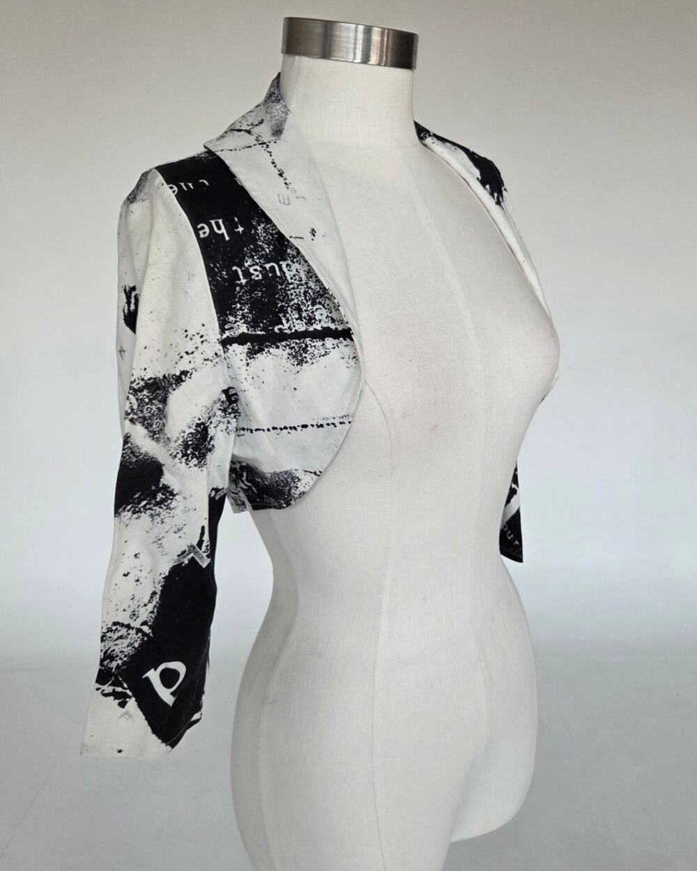 Maiward Avant Garde Black White Graphic Bolero Cropped Jacket Size 38